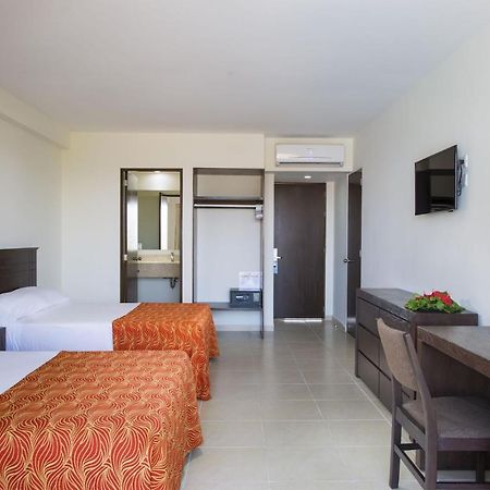 Отель Costa Club Punta Arena - Desayuno Buffet Incluido Пуэрто-Вальярта Экстерьер фото